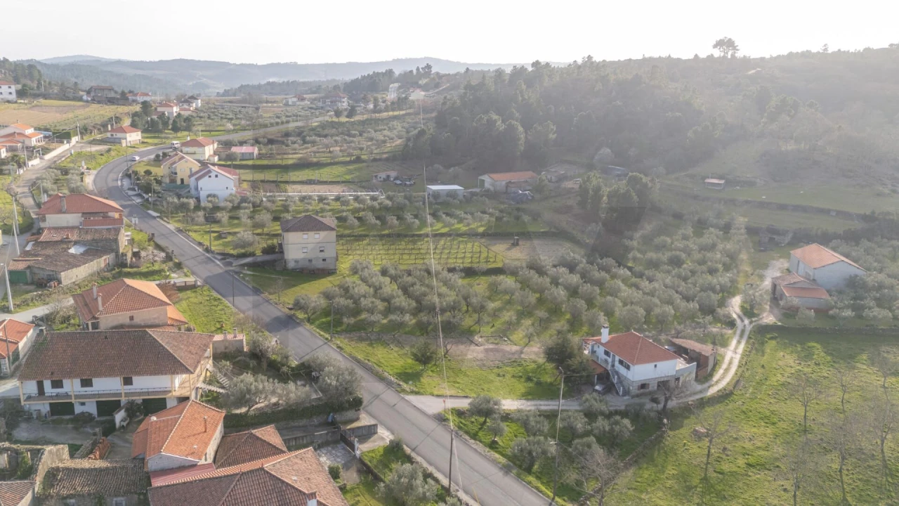Moradia T3 para Venda em Candoso e Carvalho de Egas Foto 38