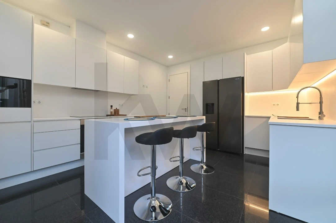 Apartamento T4 para Arrendamento em Estrela Foto 10