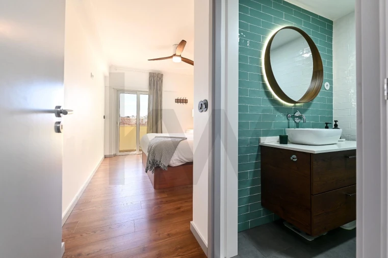 Apartamento T3 para Venda em Carcavelos e Parede Foto 17