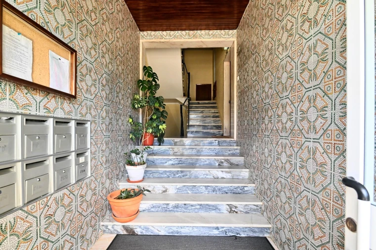 Apartamento T3 para Venda em Carcavelos e Parede Foto 27