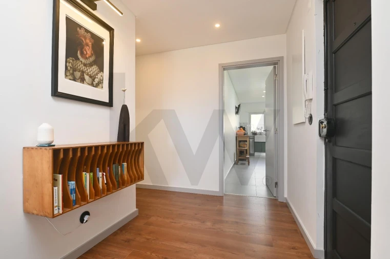 Apartamento T3 para Venda em Carcavelos e Parede Foto 4