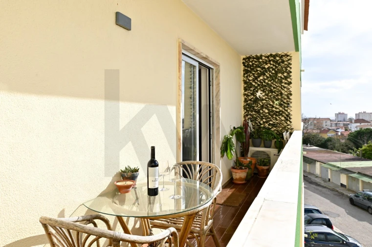 Apartamento T3 para Venda em Carcavelos e Parede Foto 7