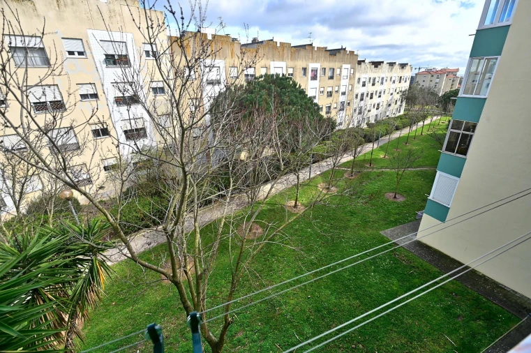 Apartamento T3 para Venda em Carcavelos e Parede Foto 26