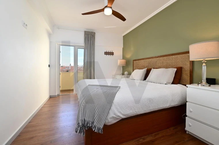 Apartamento T3 para Venda em Carcavelos e Parede Foto 16