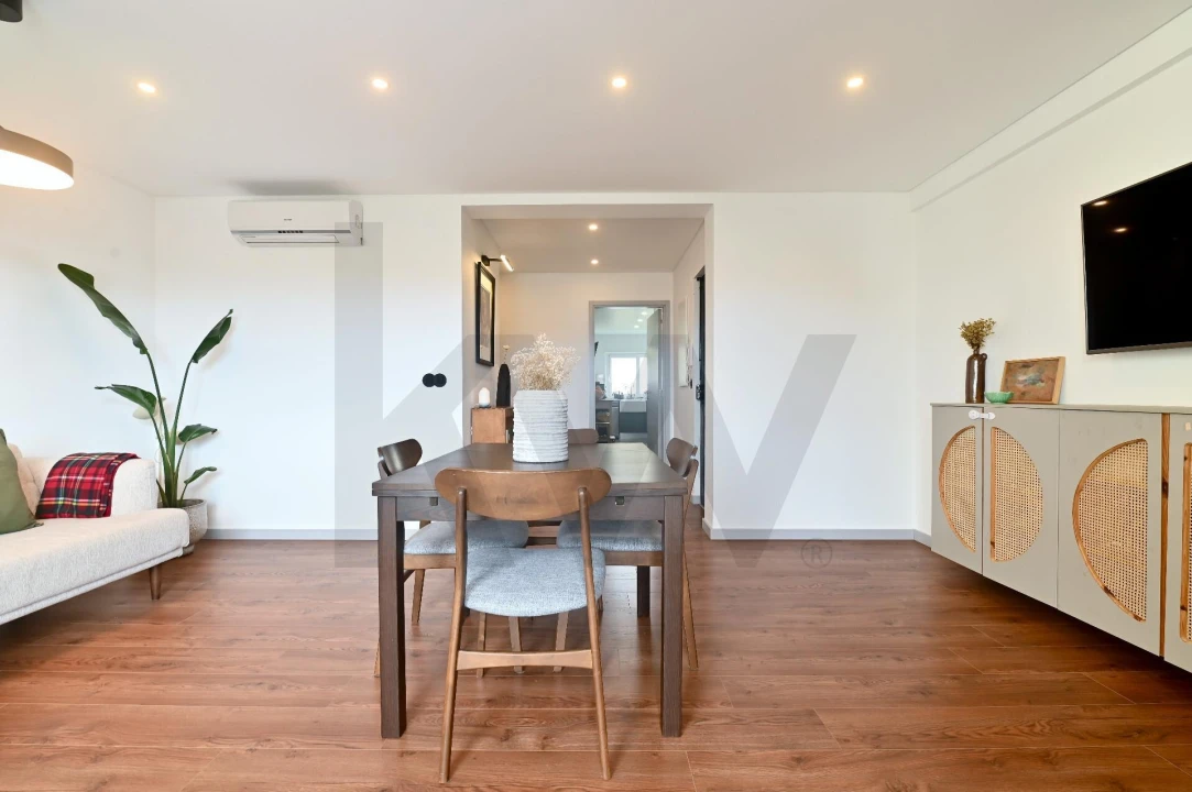 Apartamento T3 para Venda em Carcavelos e Parede Foto 2