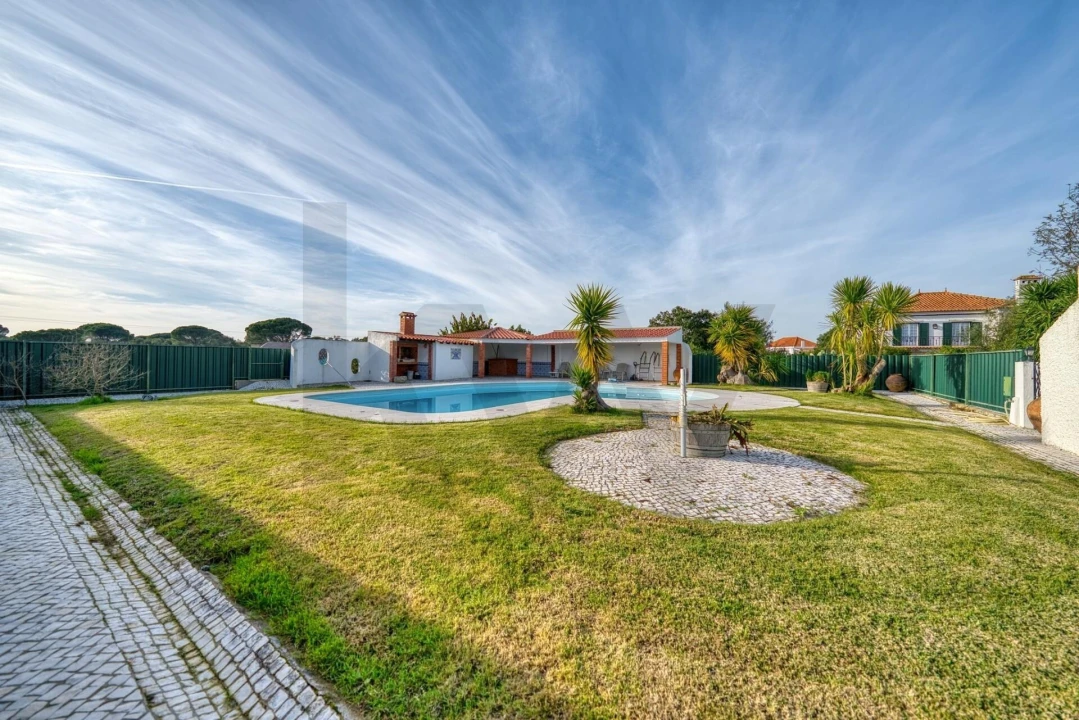 Moradia T5 para Venda em Romeira e Várzea Foto 3