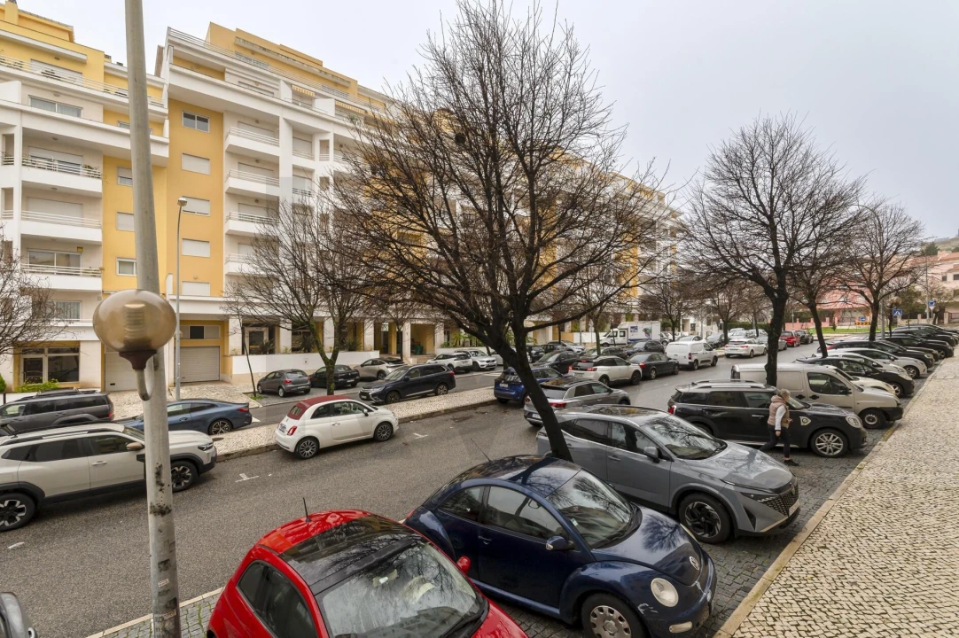 Apartamento T3 para Venda em Carcavelos e Parede Foto 29
