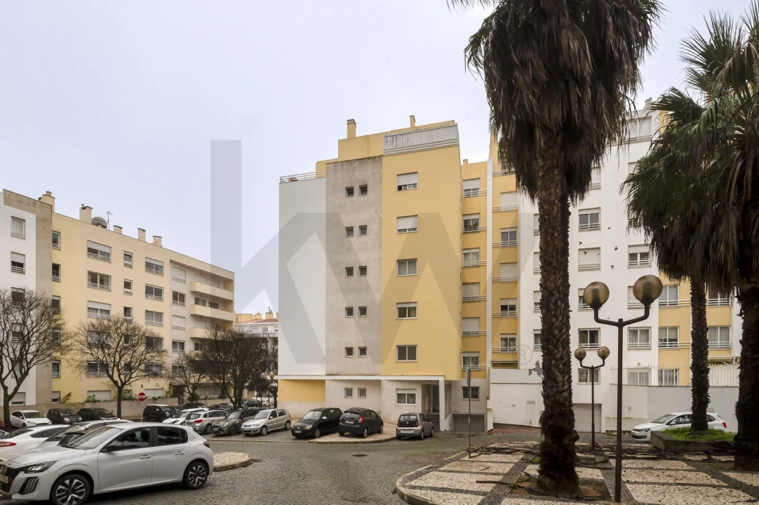 Apartamento T3 para Venda em Carcavelos e Parede Foto 30