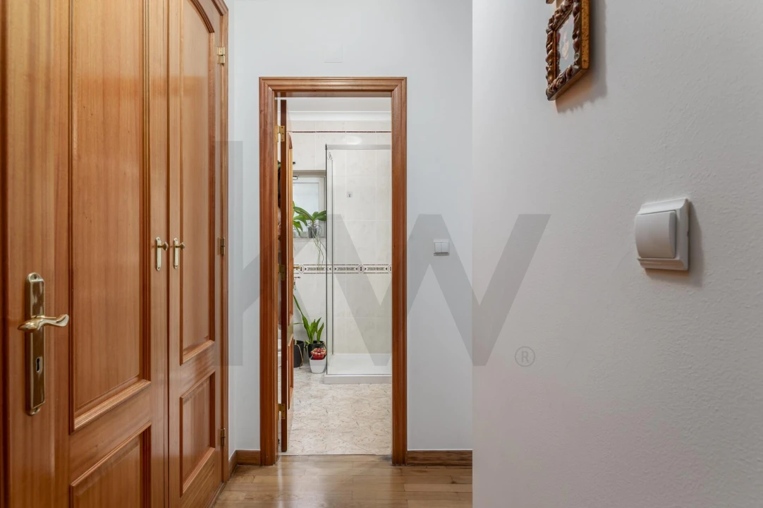 Apartamento T3 para Venda em Carcavelos e Parede Foto 22