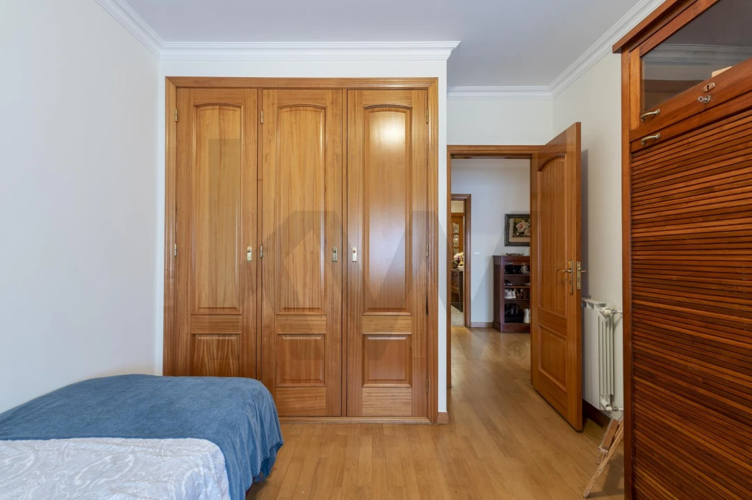 Apartamento T3 para Venda em Carcavelos e Parede Foto 17