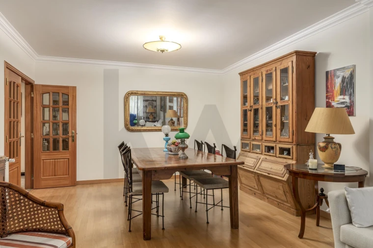 Apartamento T3 para Venda em Carcavelos e Parede Foto 4