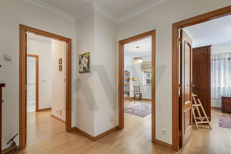Apartamento T3 para Venda em Carcavelos e Parede Foto 11