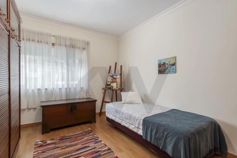 Apartamento T3 para Venda em Carcavelos e Parede Foto 16