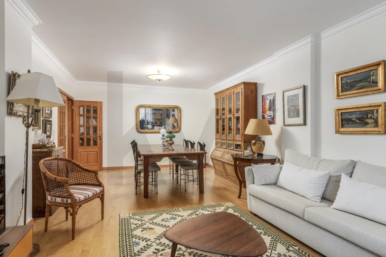 Apartamento T3 para Venda em Carcavelos e Parede Foto 3