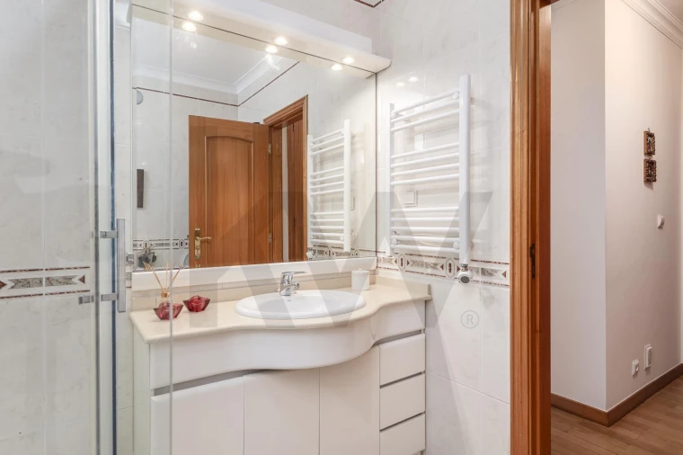 Apartamento T3 para Venda em Carcavelos e Parede Foto 23