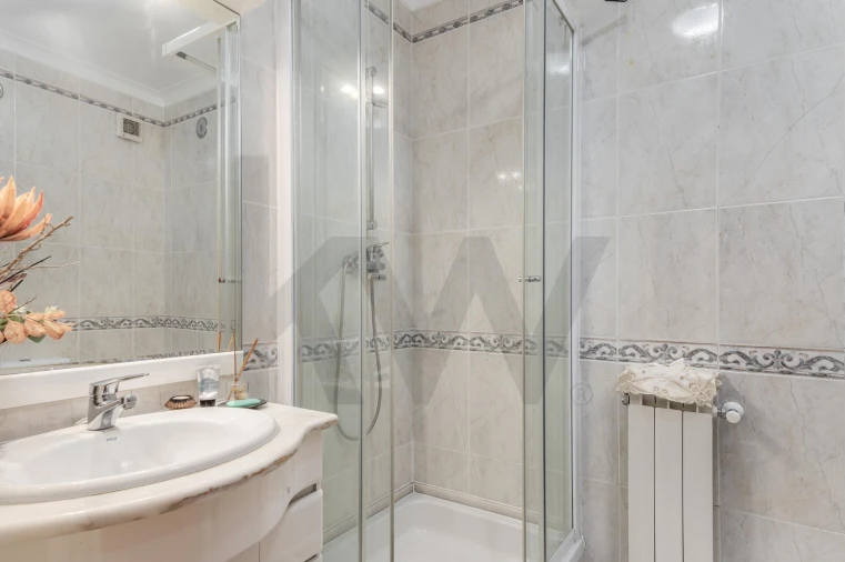 Apartamento T3 para Venda em Carcavelos e Parede Foto 13