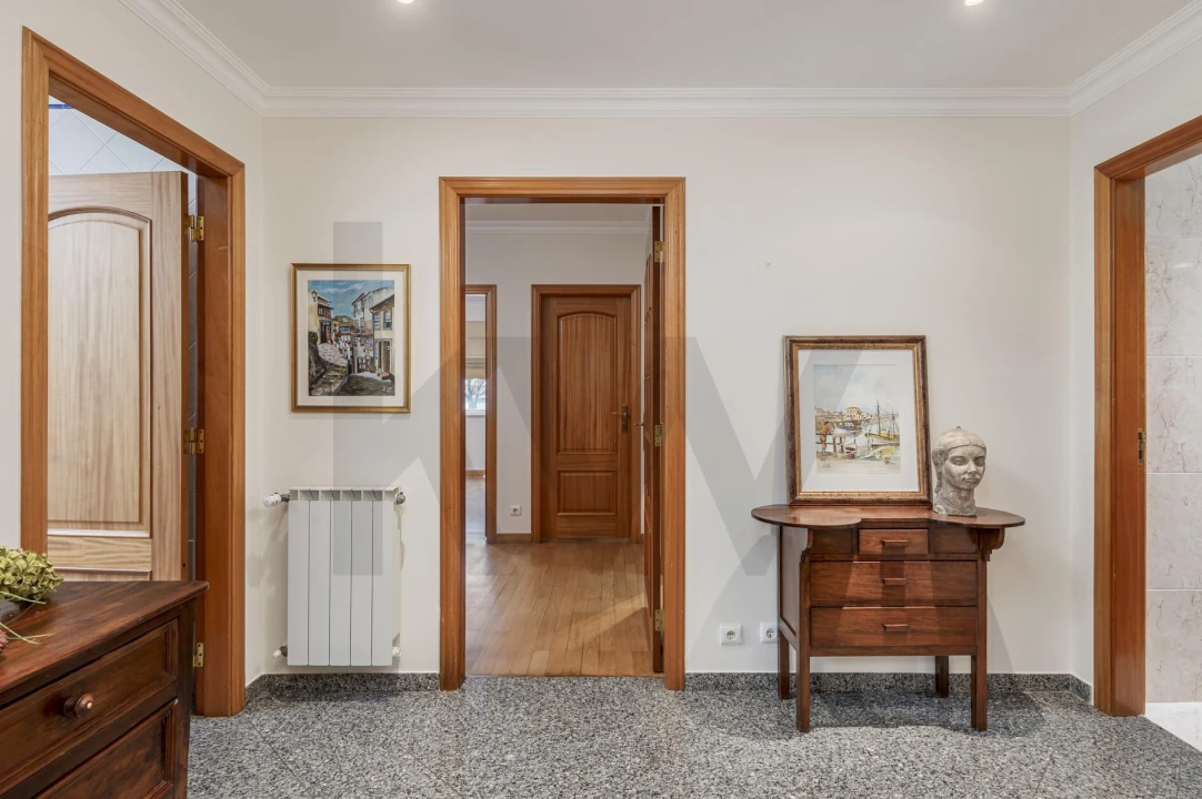 Apartamento T3 para Venda em Carcavelos e Parede Foto 5