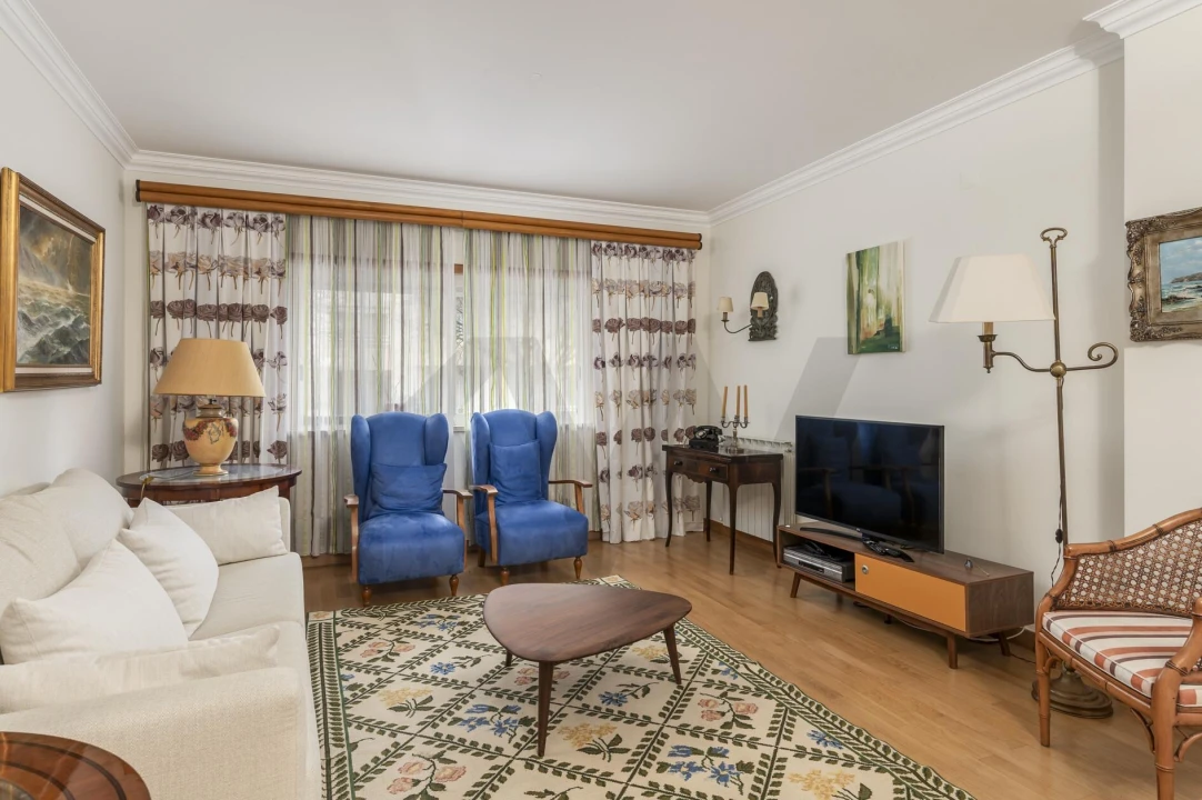 Apartamento T3 para Venda em Carcavelos e Parede Foto 2