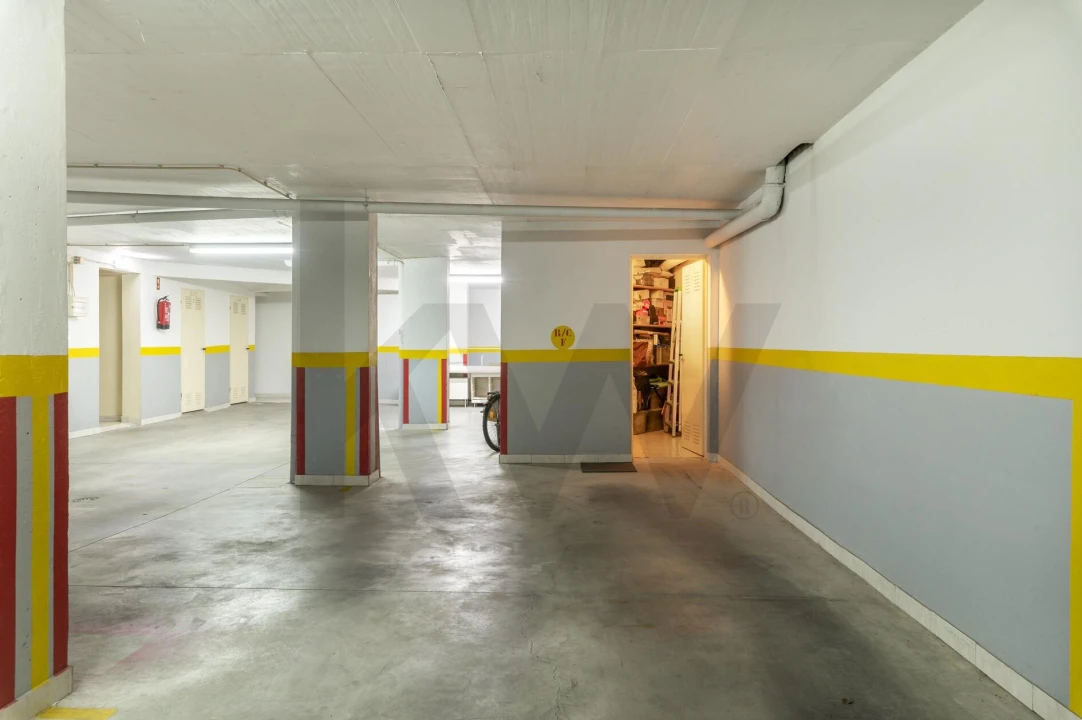 Apartamento T3 para Venda em Carcavelos e Parede Foto 26