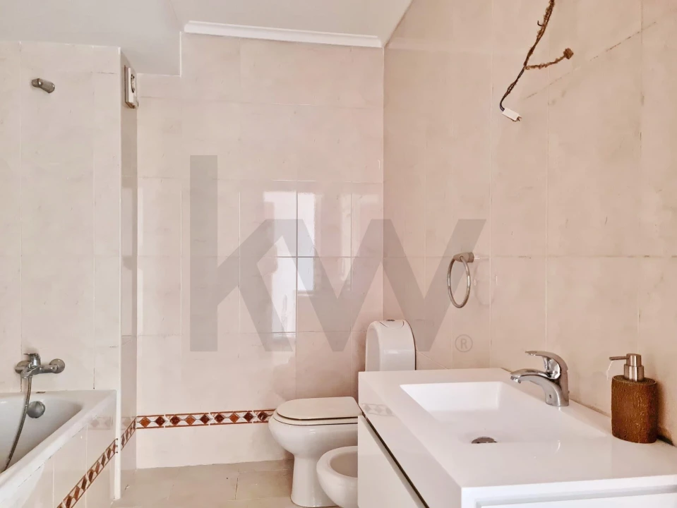 Apartamento T2 para Arrendamento em Requeixo, Nossa Senhora de Fátima e Nariz Foto 16