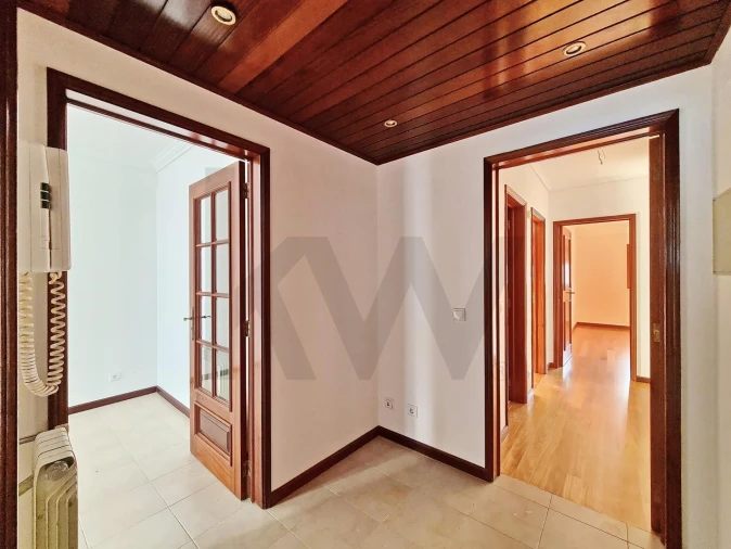 Apartamento T2 para Arrendamento em Requeixo, Nossa Senhora de Fátima e Nariz Foto 8