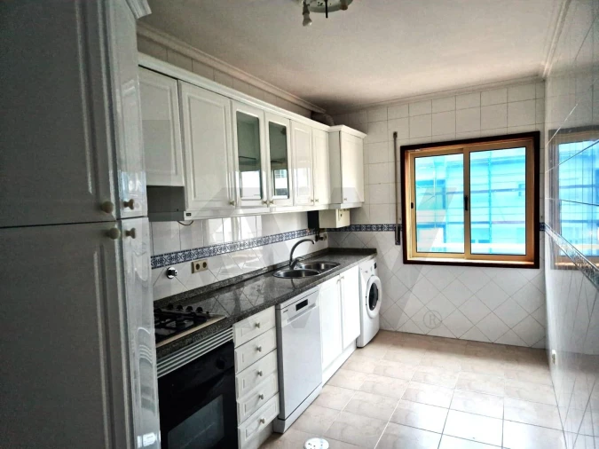 Apartamento T2 para Arrendamento em Requeixo, Nossa Senhora de Fátima e Nariz Foto 9