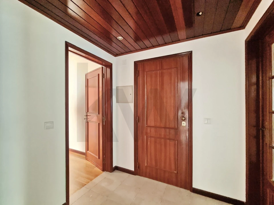 Apartamento T2 para Arrendamento em Requeixo, Nossa Senhora de Fátima e Nariz Foto 7