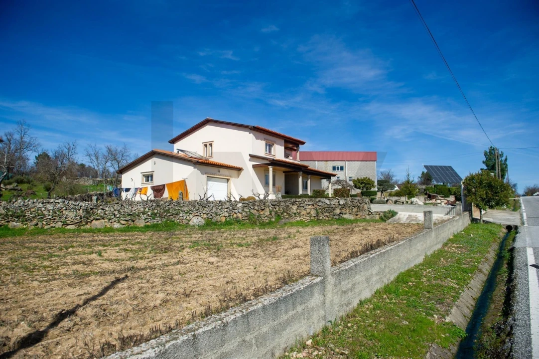 Moradia T4 para Venda em Rapoula do Coa Foto 63