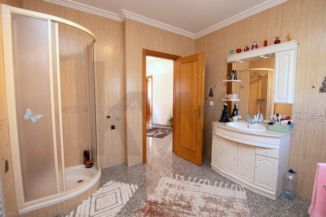 Moradia T4 para Venda em Rapoula do Coa Foto 18