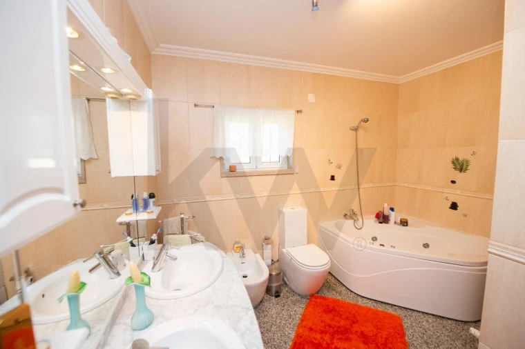 Moradia T4 para Venda em Rapoula do Coa Foto 28