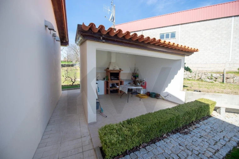 Moradia T4 para Venda em Rapoula do Coa Foto 16