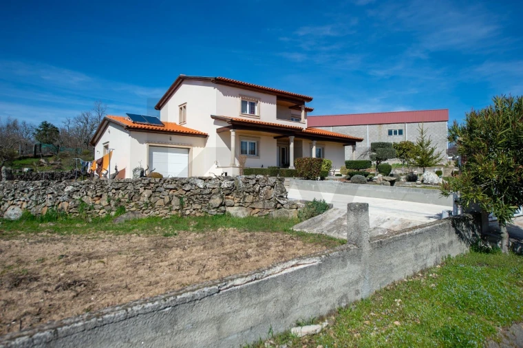 Moradia T4 para Venda em Rapoula do Coa Foto 60