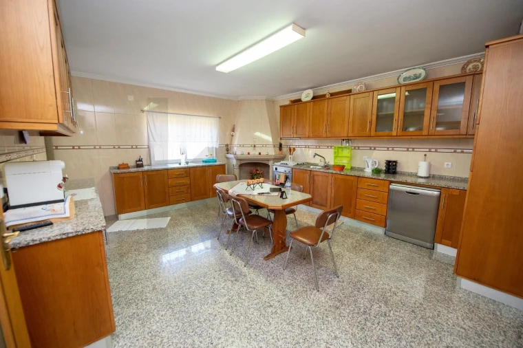 Moradia T4 para Venda em Rapoula do Coa Foto 19