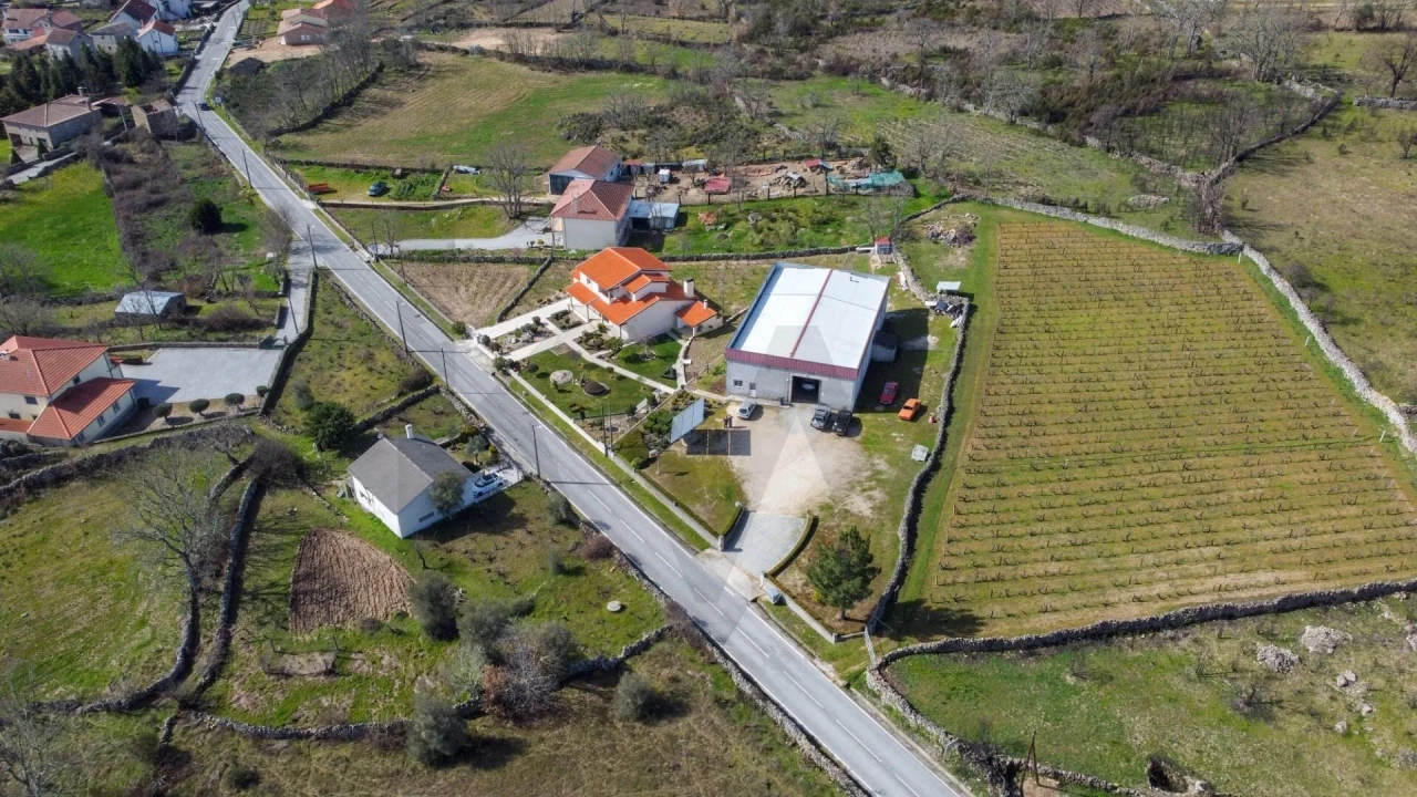 Moradia T4 para Venda em Rapoula do Coa Foto 67