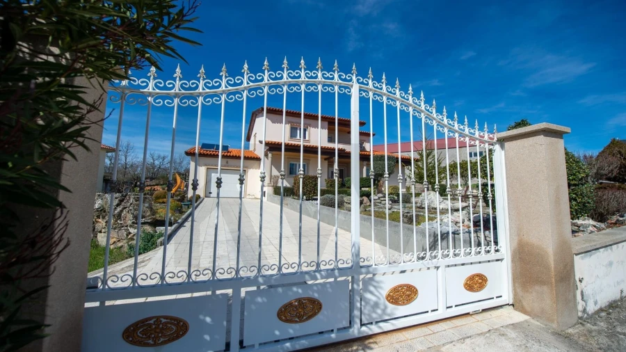 Moradia T4 para Venda em Rapoula do Coa