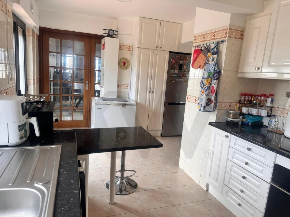 Apartamento T4 para Venda em Algueirão-Mem Martins Foto 34