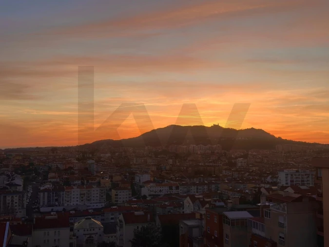 Apartamento T4 para Venda em Algueirão-Mem Martins Foto 5