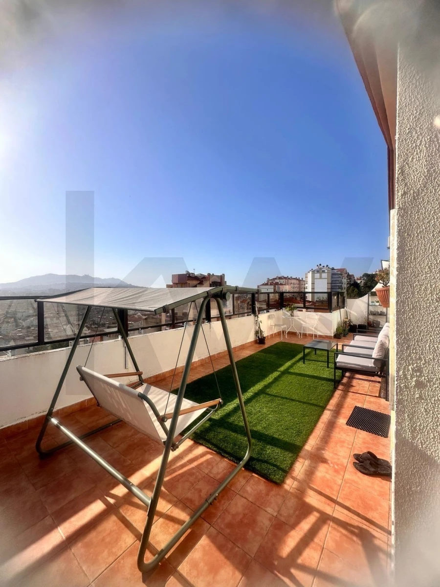 Apartamento T4 para Venda em Algueirão-Mem Martins Foto 2