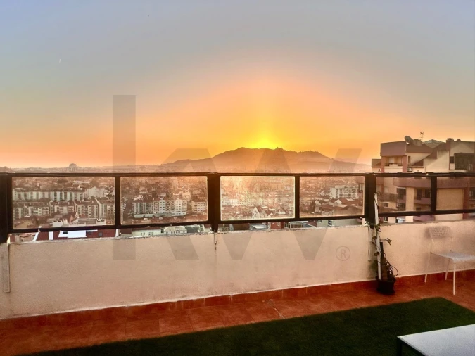 Apartamento T4 para Venda em Algueirão-Mem Martins Foto 4