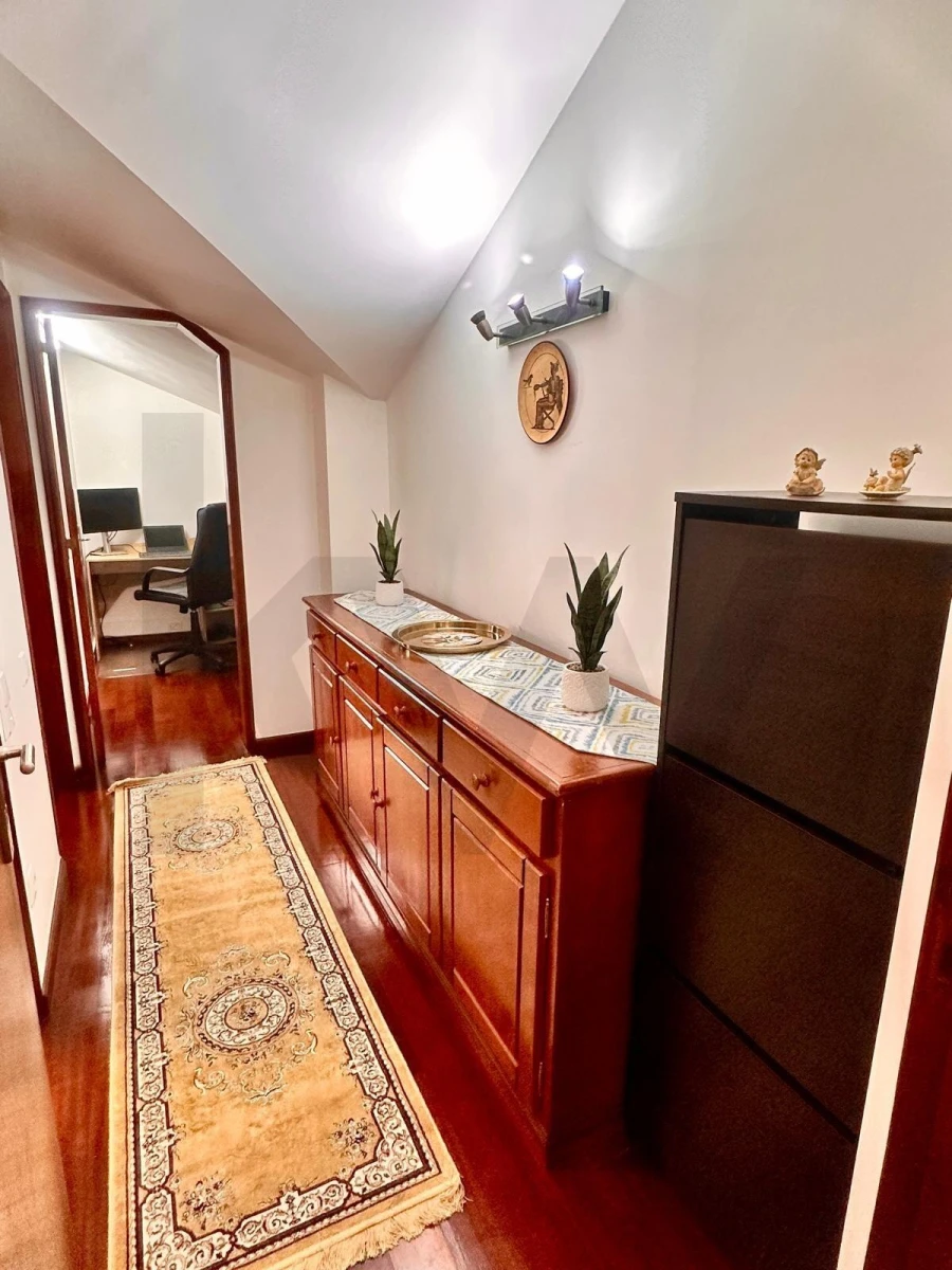 Apartamento T4 para Venda em Algueirão-Mem Martins Foto 14