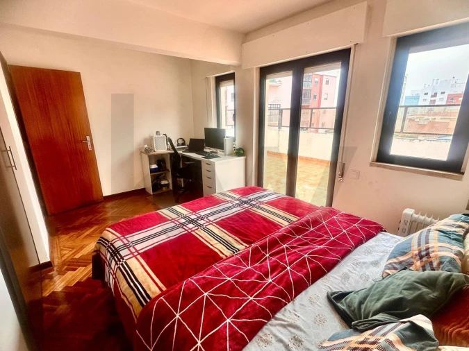 Apartamento T4 para Venda em Algueirão-Mem Martins Foto 42