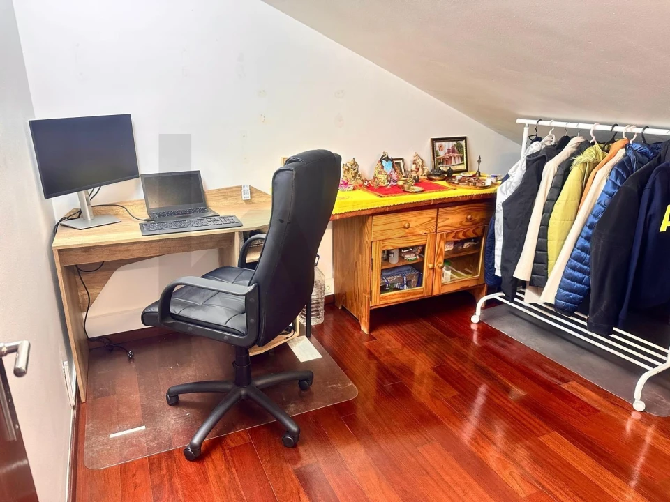 Apartamento T4 para Venda em Algueirão-Mem Martins Foto 19