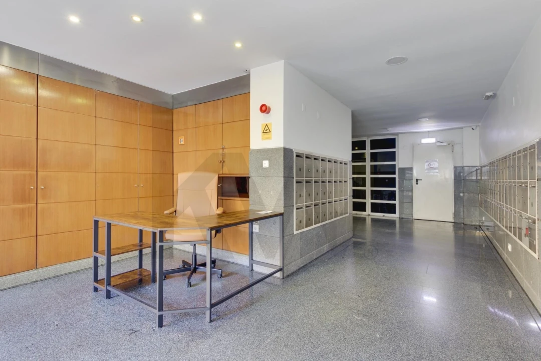 Apartamento T2 para Venda em Beato Foto 6