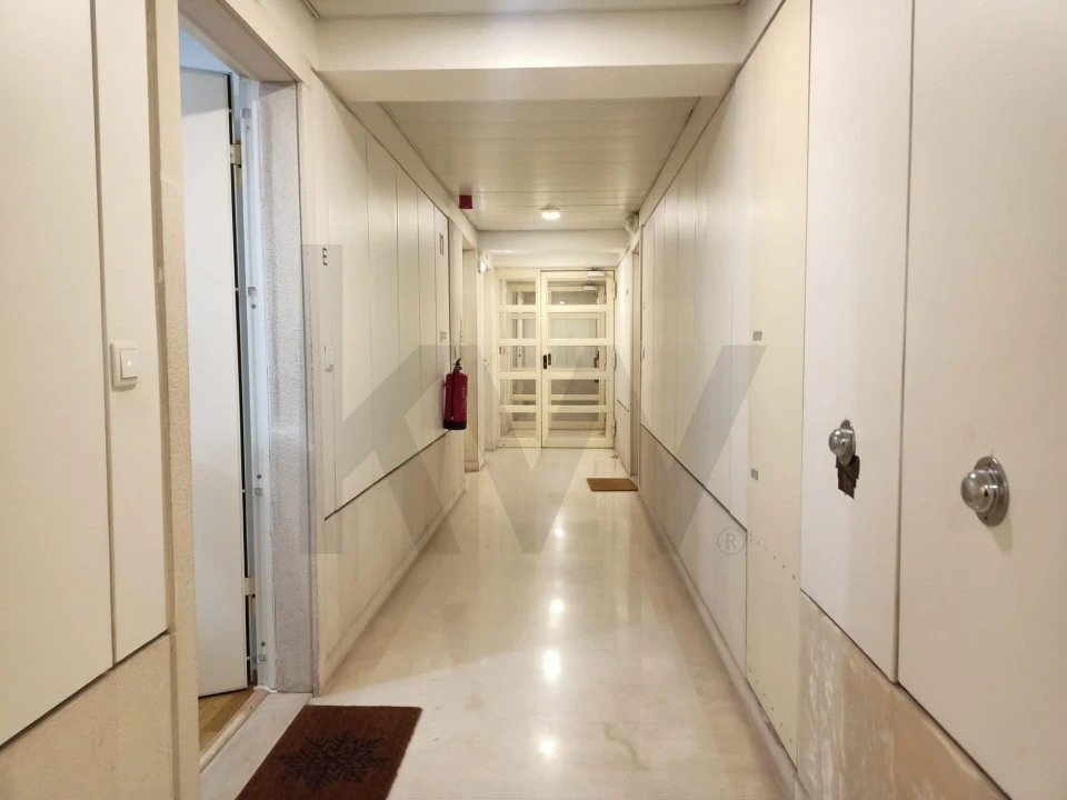 Apartamento T2 para Venda em Beato Foto 7