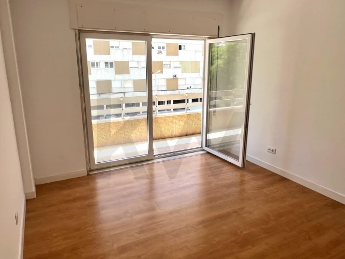 Apartamento T4 para Arrendamento em Moscavide e Portela Foto 27