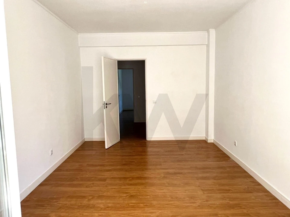 Apartamento T4 para Arrendamento em Moscavide e Portela Foto 29