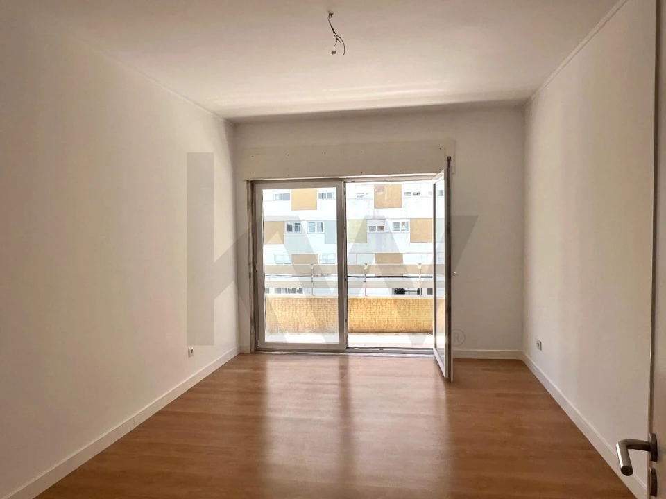 Apartamento T4 para Arrendamento em Moscavide e Portela Foto 32