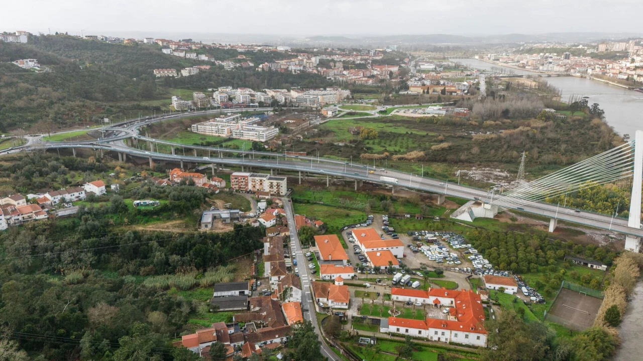 Moradia T3 para Venda em Eiras e São Paulo de Frades Foto 16