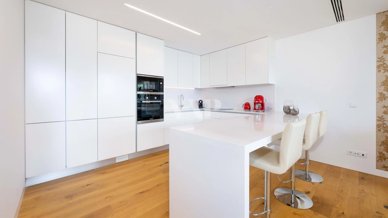 Apartamento T3 para Venda em Quarteira Foto 9