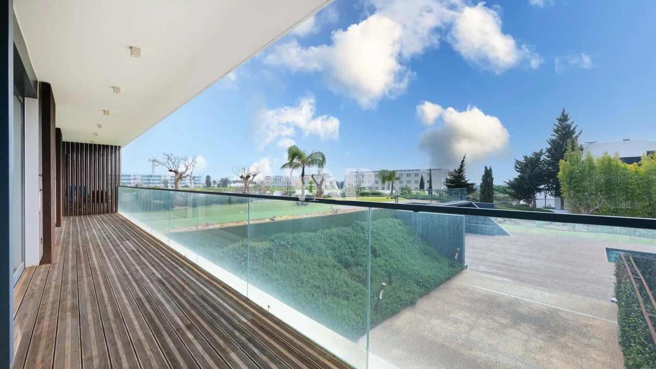 Apartamento T3 para Venda em Quarteira Foto 2